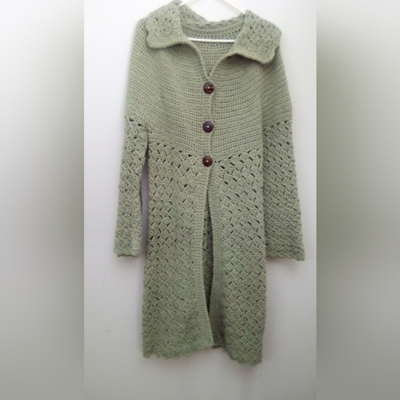 Green Crochet Long SWEATER SIZE LENGTH 44" WAIST 30" BUST 32" - Picture 4 of 7
